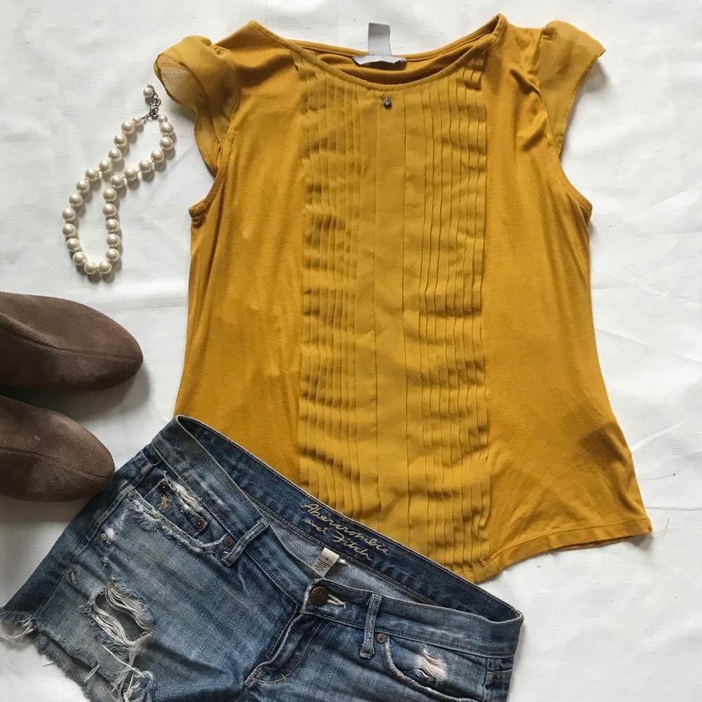 H&M yellow top.